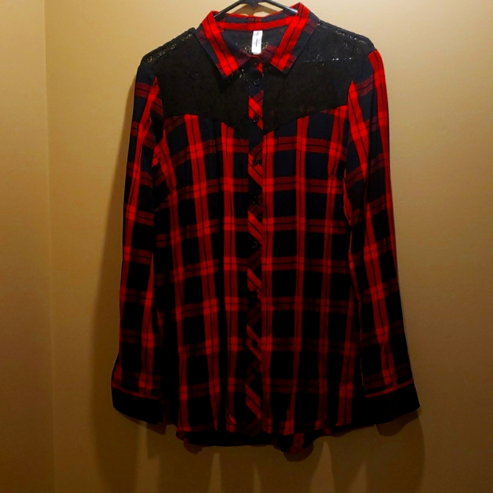 Red Plad Black Lace Button up
